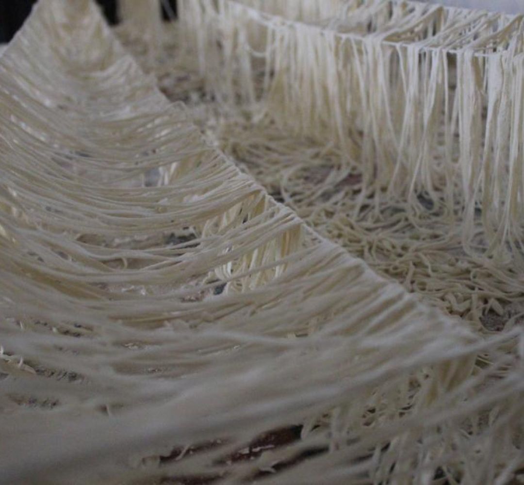 رشته‌های امید در کوچه‌های نمکین سرخه