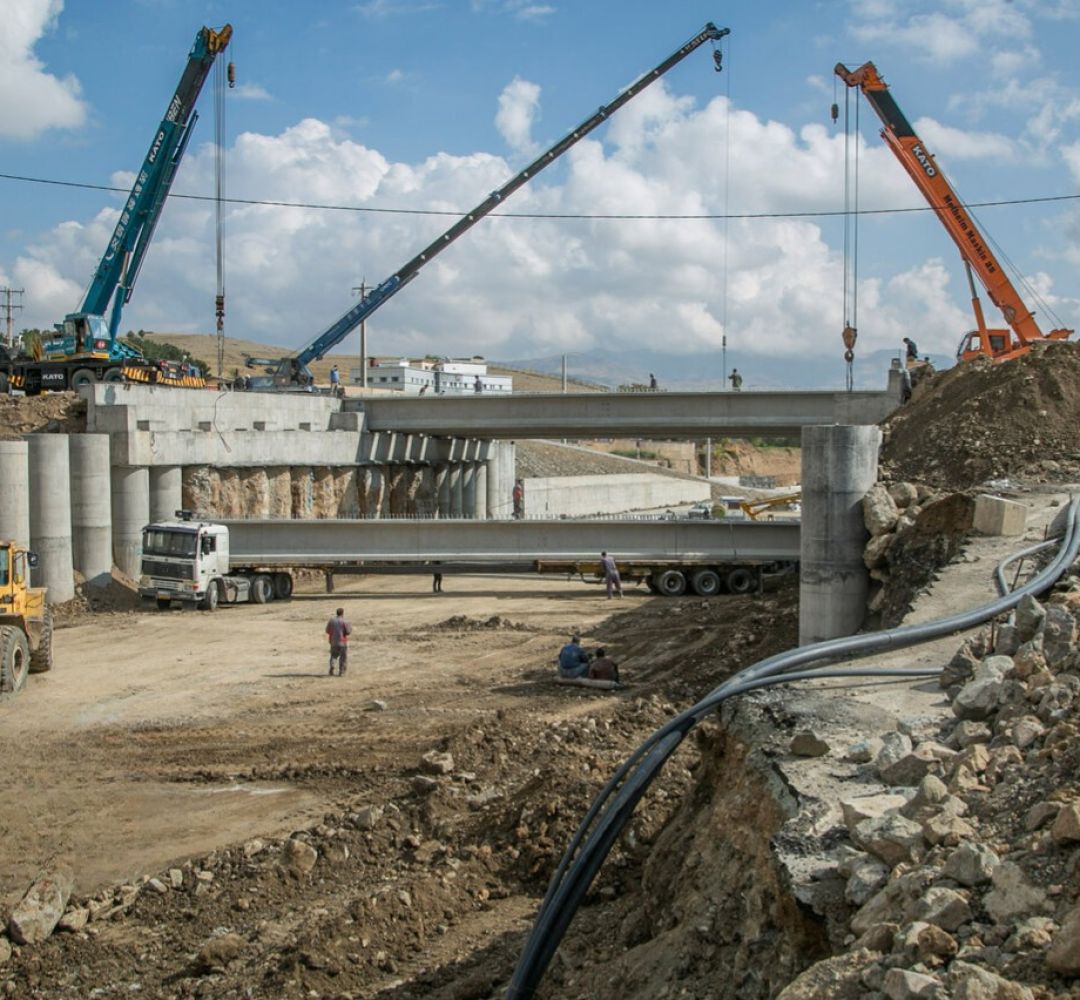 پل امام حسن (ع)، قربانی نبود اعتبار