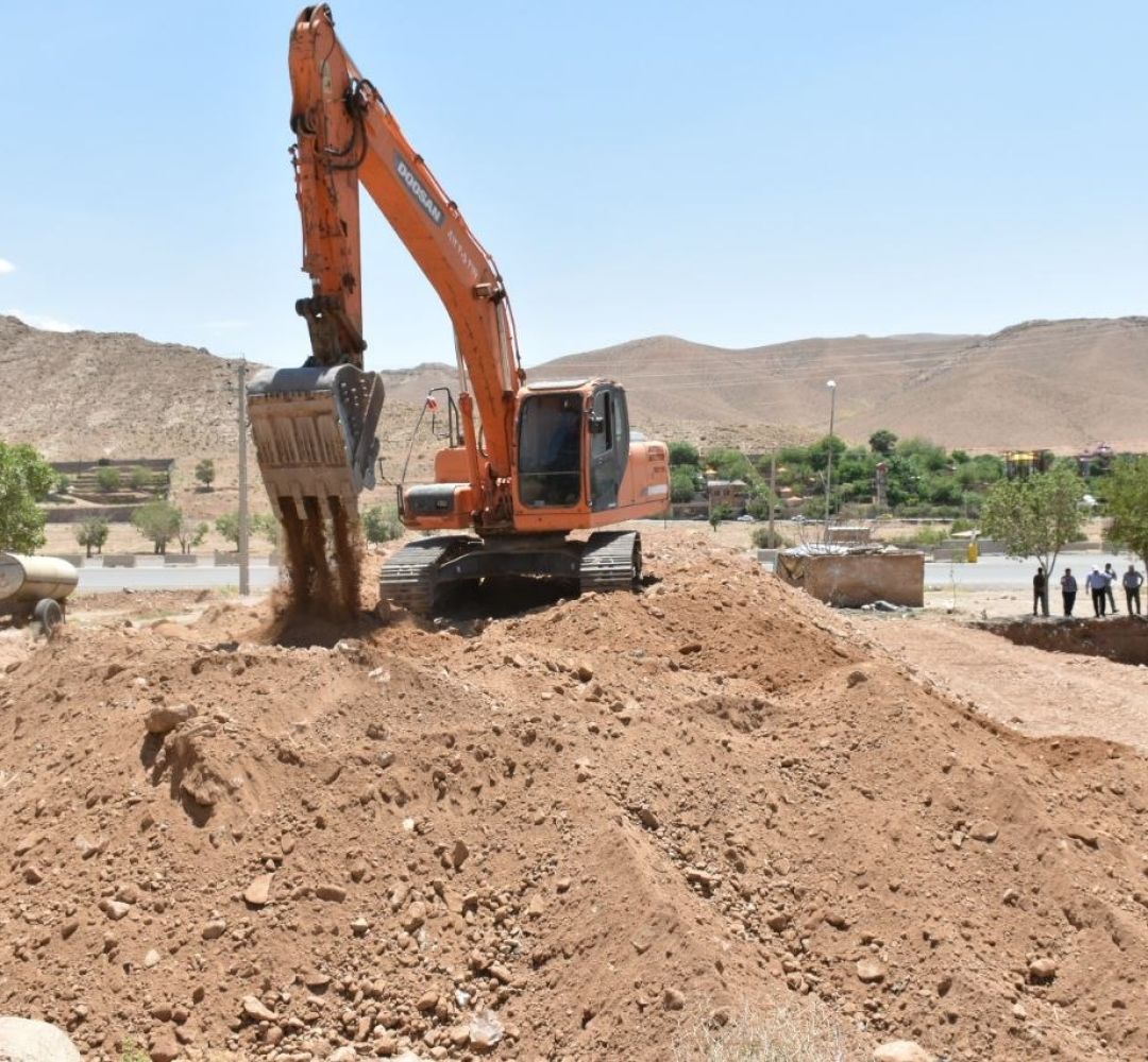 عملیات تقاطع غیرهمسطح بیمارستان مهدیشهر از سرگرفته شد