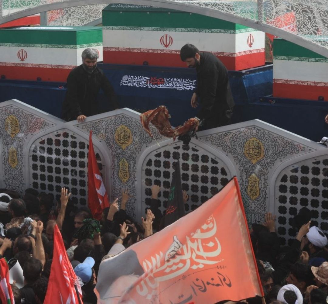 قم غرق در موج خروشان بدرقه رهبر شهید