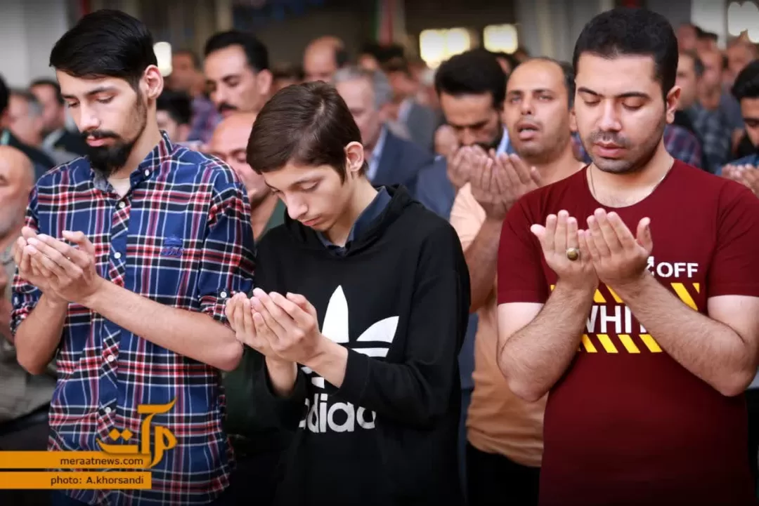 سمنانی‌ها نماز عید فطر را اقامه کردند