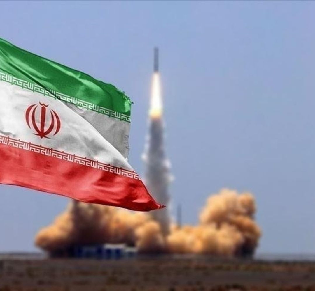 ایران سربلند در سایه نهضت عاشورایی